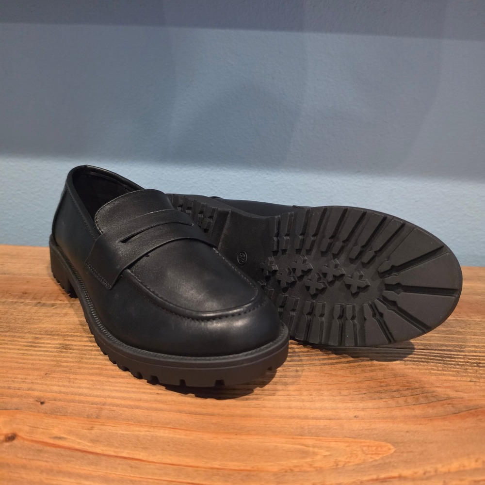 Cushionaire Womens Rizzo Penny Loafer Black Chunky Lug Sole Memory Foam Size 6
